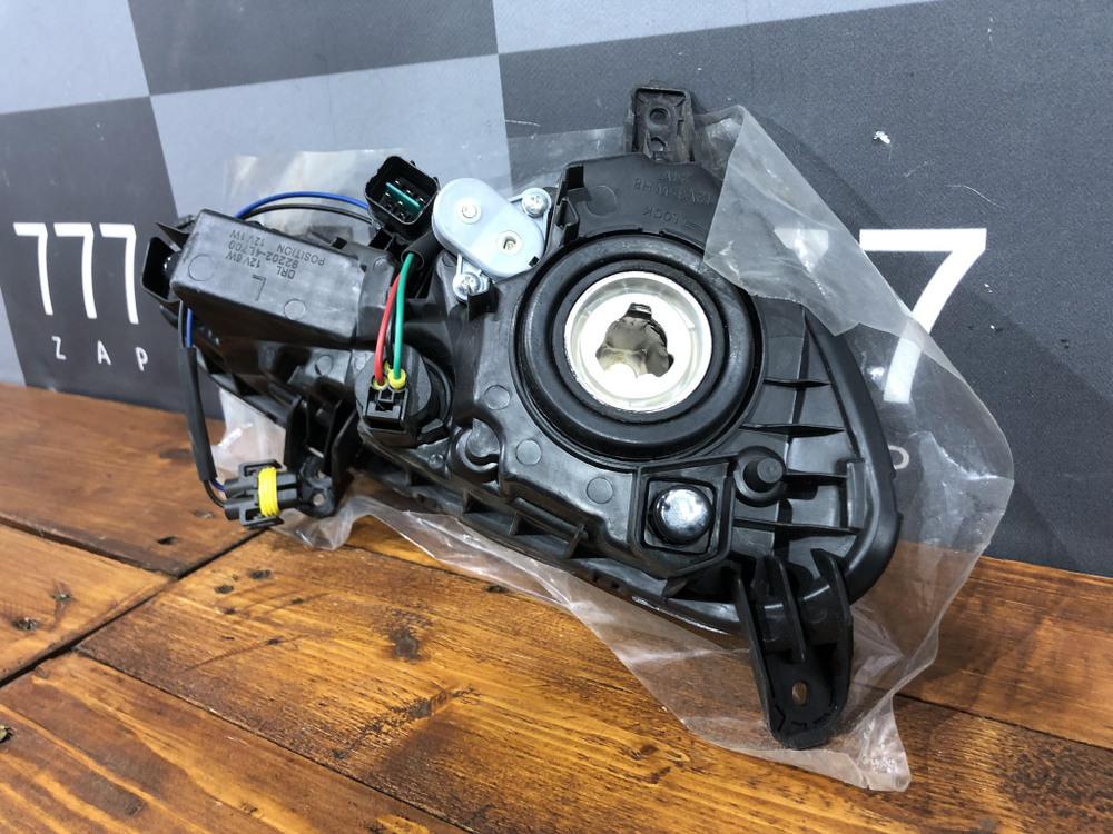 ПТФ передняя правая  Hyundai Solaris 1 14-17 Новая 922024L700