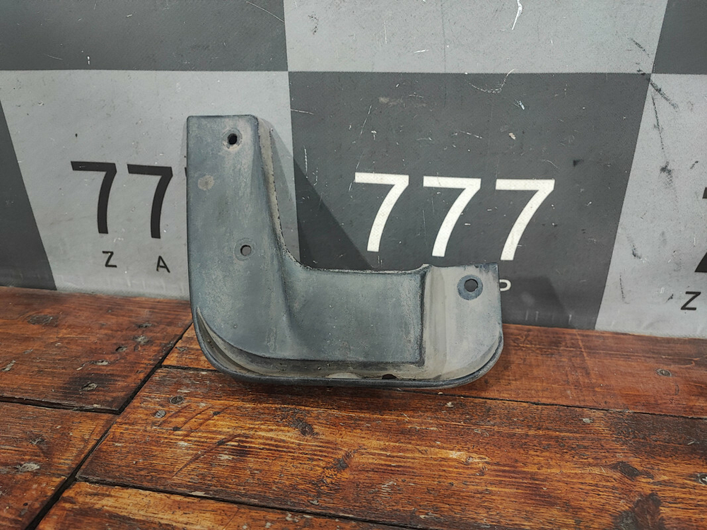 Брызговик передний правый Kia Rio 4 X-Line 17-нв Б/У Оригинал 86832H0500