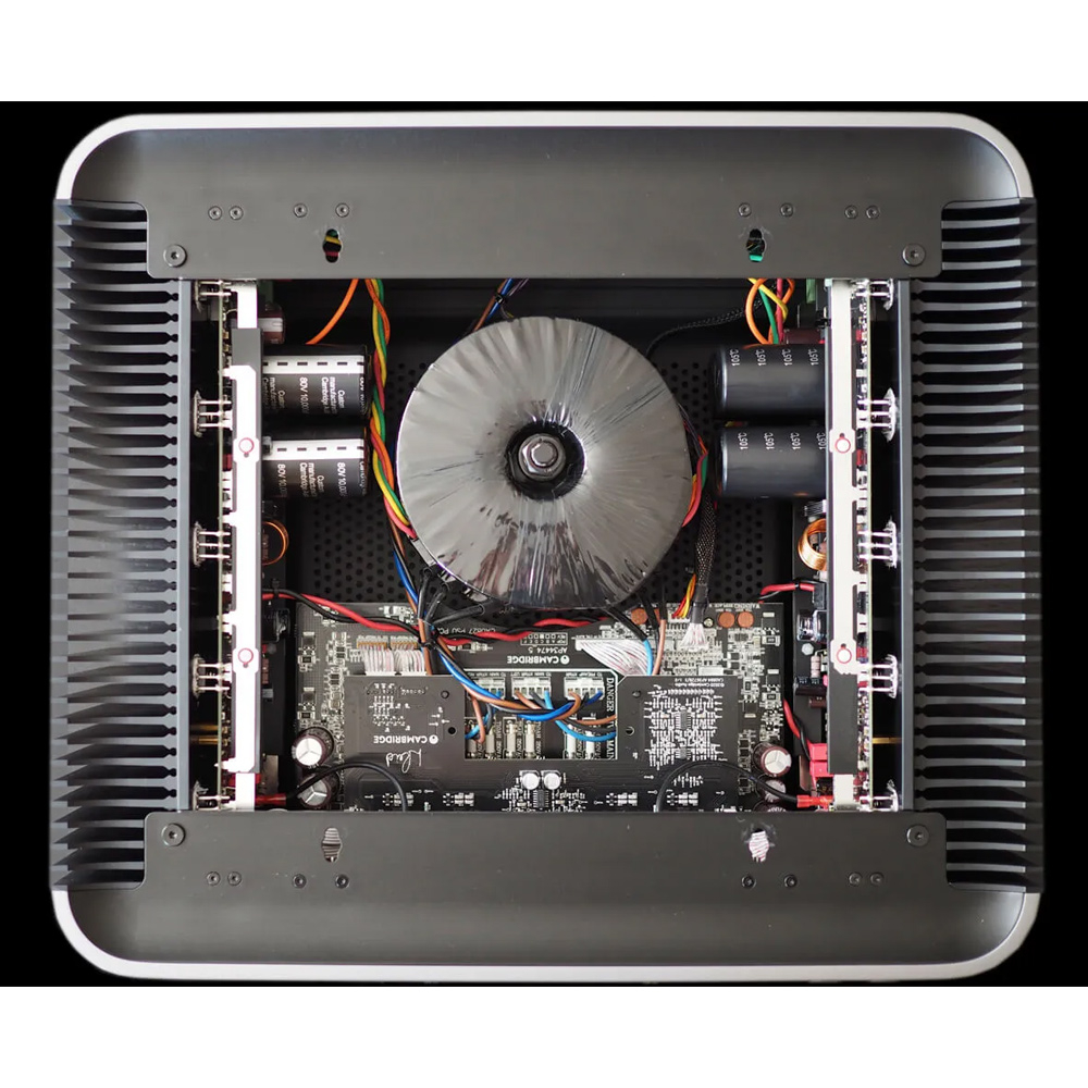 Cambridge Audio Edge M Dark Grey — моноблочный усилитель мощности