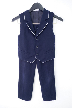 Костюм-двойка практичный на 9 лет