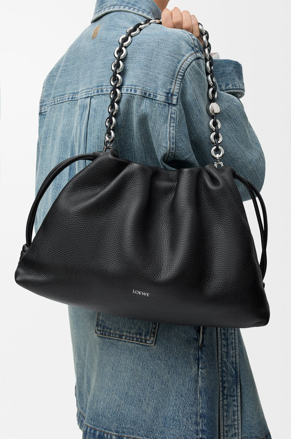 Loewe Большая сумка Flamenco из зернистой телячьей кожи, черный
