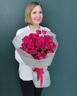Букет кустовая роза яркая,11 веток(00274)