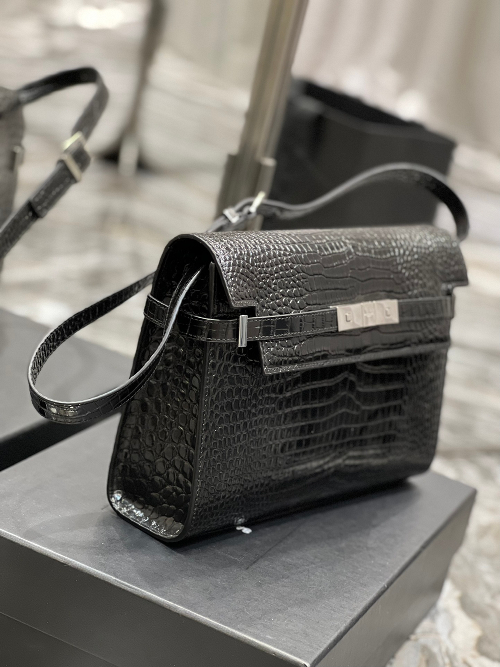 Saint Laurent Manhattan In Box 29 cm