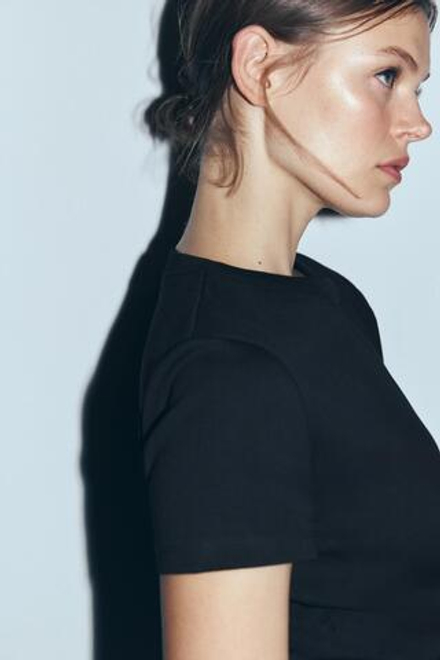 ZARA ФУТБОЛКА INTERLOCK С КОРОТКИМ РУКАВОМ, ЧЕРНЫЙ