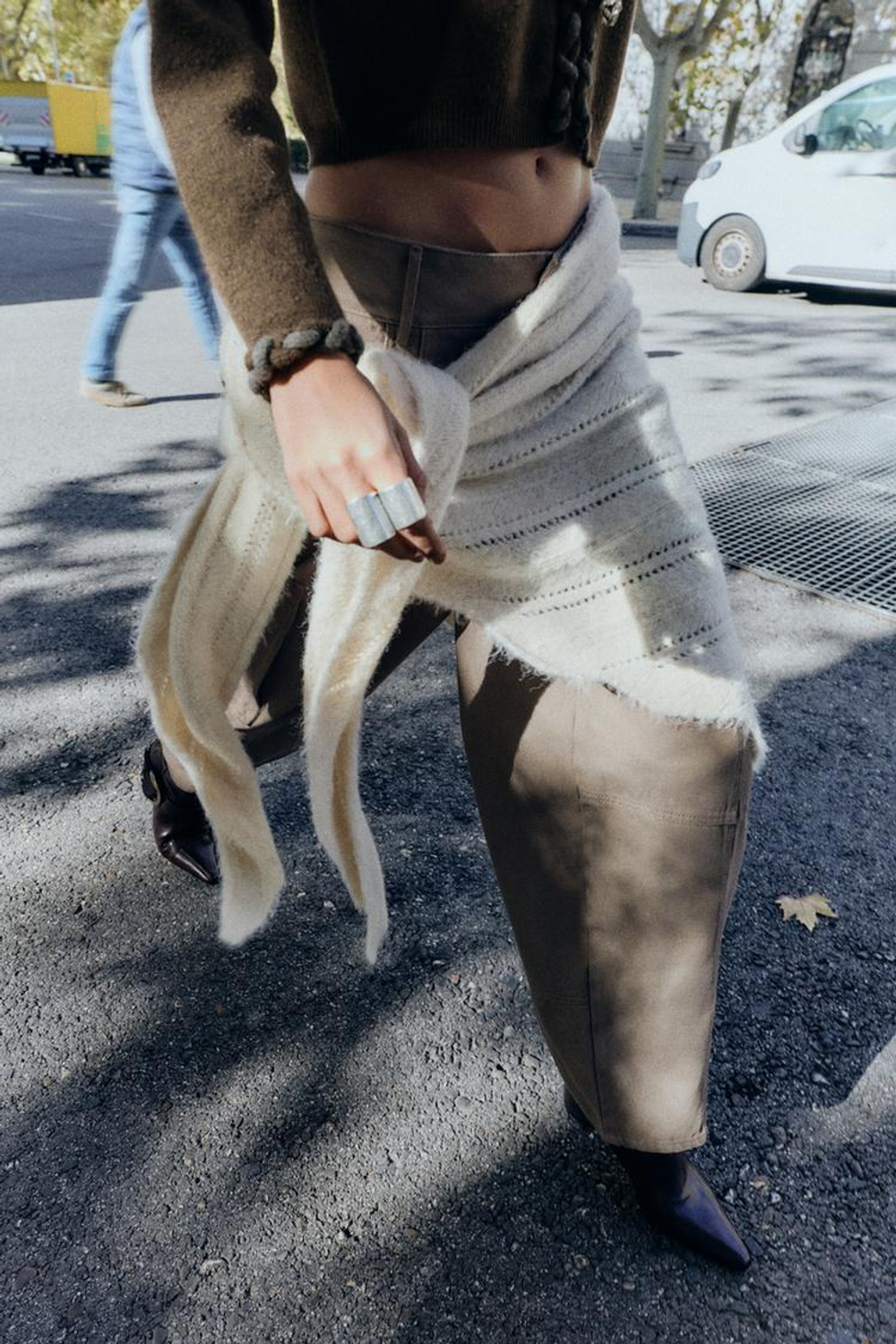 ZARA ТРЕУГОЛЬНАЯ ШАЛЬ С АЖУРНЫМ УЗОРОМ, КРЕМОВЫЙ