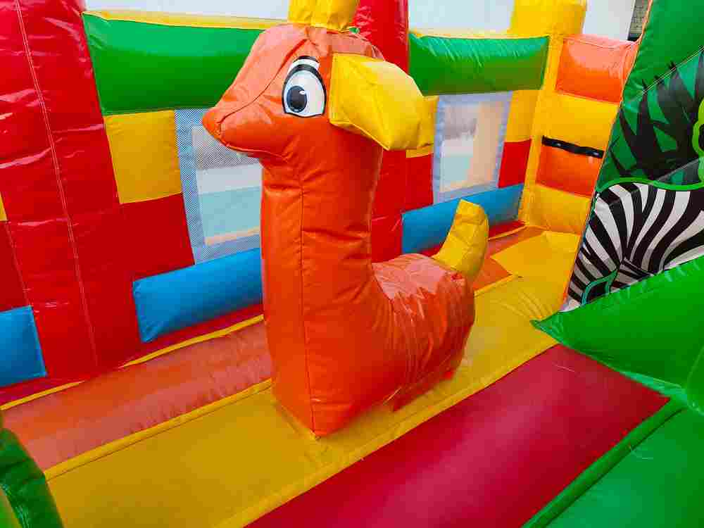 Коммерческий надувной батут «Попугайчики 2» с горкой, 5*4*2,8 м