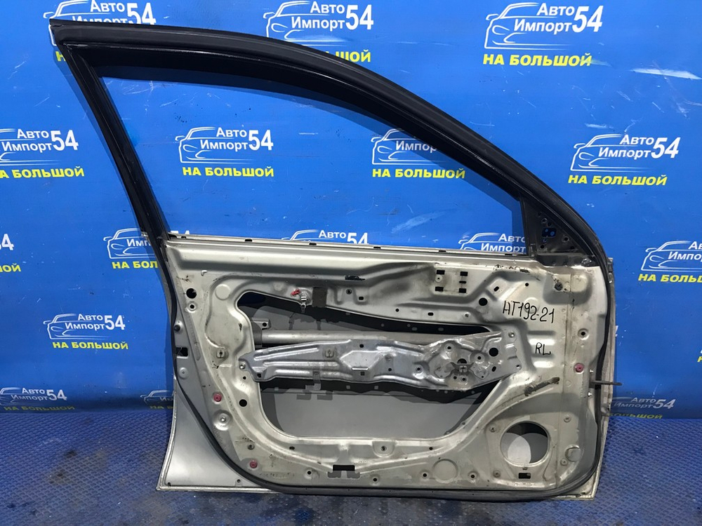 Дверь передняя левая TOYOTA CARINA 1994