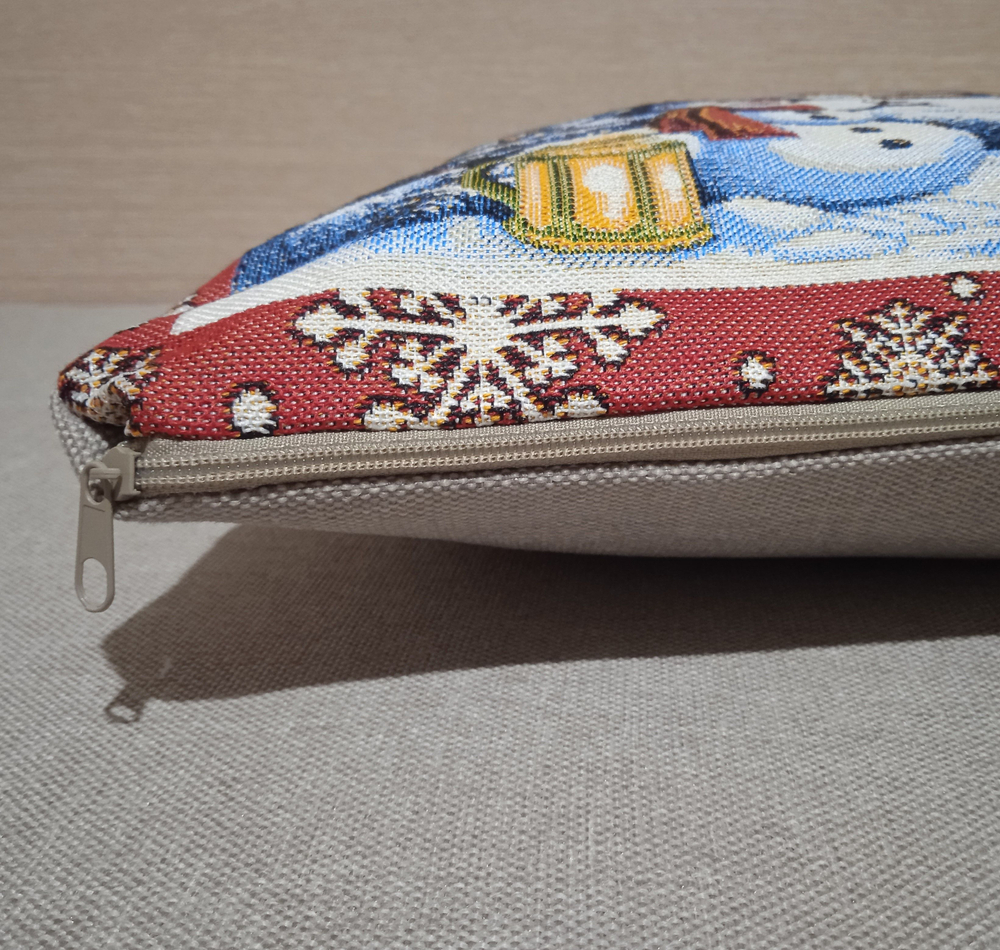 Декоративный гобеленовый чехол для интерьерной подушки Снежная 38*38