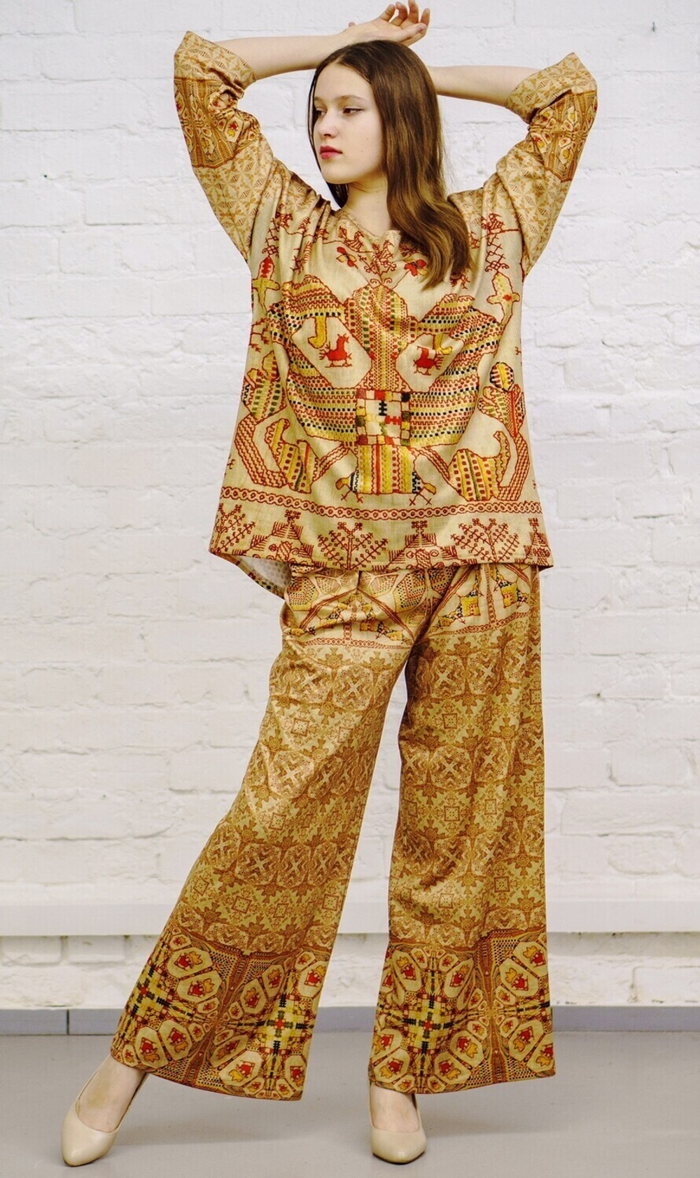 Комплект (туника и брюки), по мотивам старинной русской вышивки на ярославском костюме 17 века