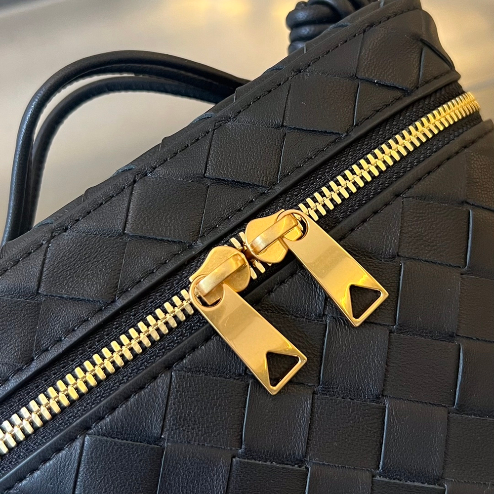 Bottega Veneta Mini Intrecciato Vanity Case