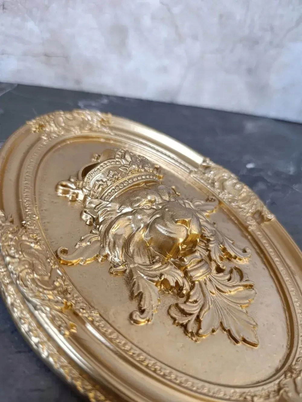 Барельеф на стену из гипса Лев