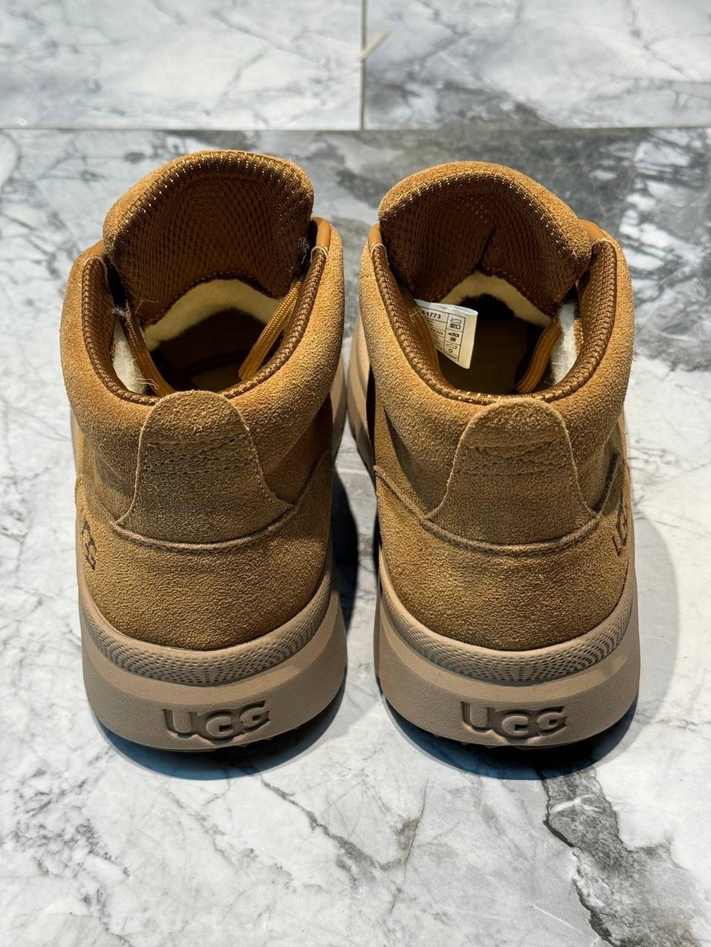 UGG