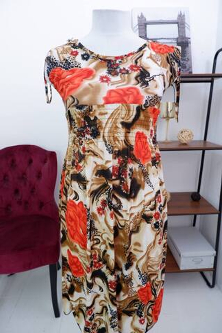 Платье удобное и практичное, визуально 44/46 размер