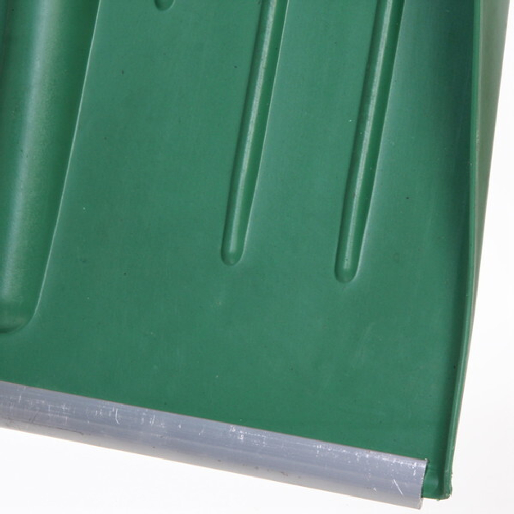 Лопата снеговая пластиковая 410*400 мм, цветная, с алюм.планкой, с дер.черенком и V-ручкой, d=32