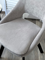 Стул М-City DISAUR Асп (Asp), поворотный на поворотный на 360 градусов, B22 Серый, Велюр, Черный каркас