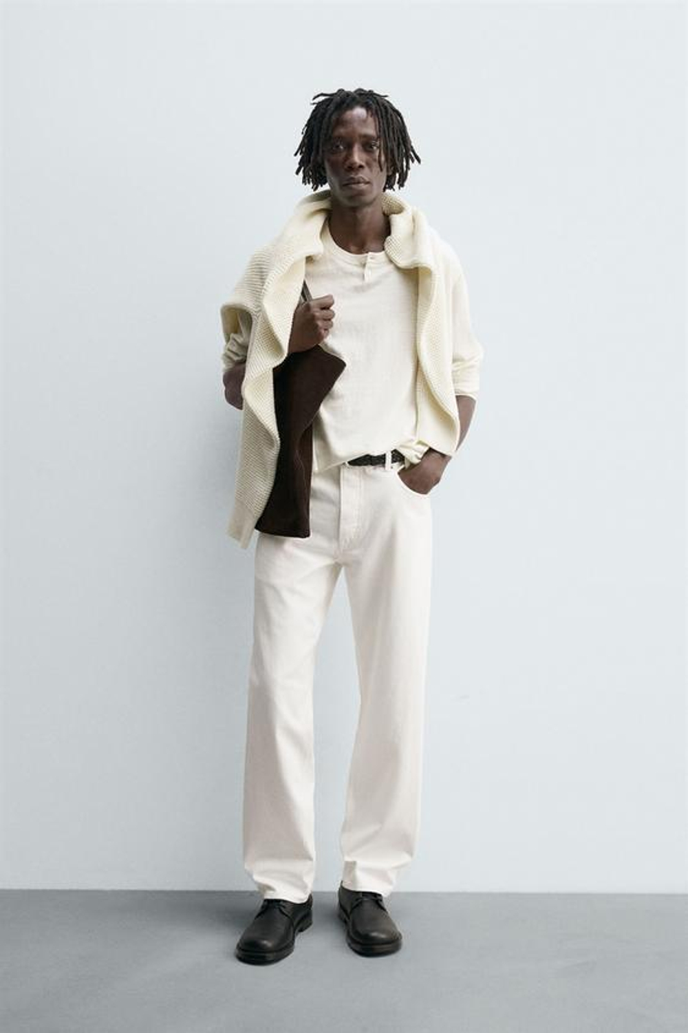 ZARA ДЖИНСЫ STRAIGHT FIT, ЖЕЛТОВАТО-БЕЛЫЙ