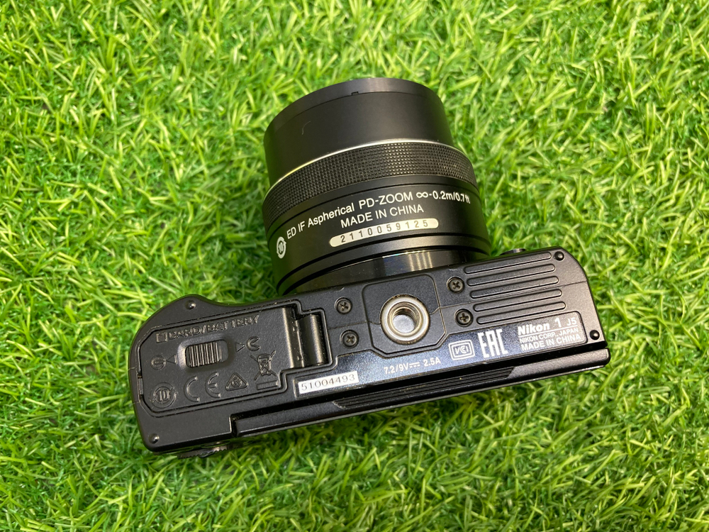 Nikon 1 J5 Kit 10-30mm 3.5-5.6 VR Покупка/Продажа