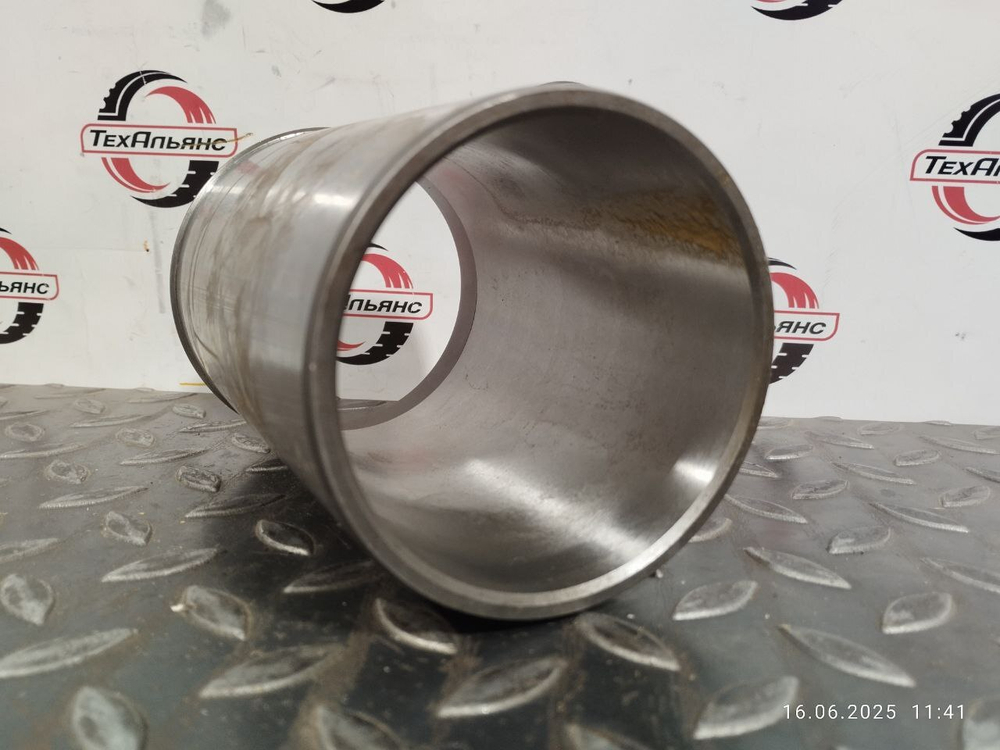 Втулка 195-21-32522