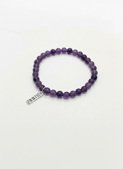 Браслет Аметист 6 мм с подвеской «QUEEN» из серебра