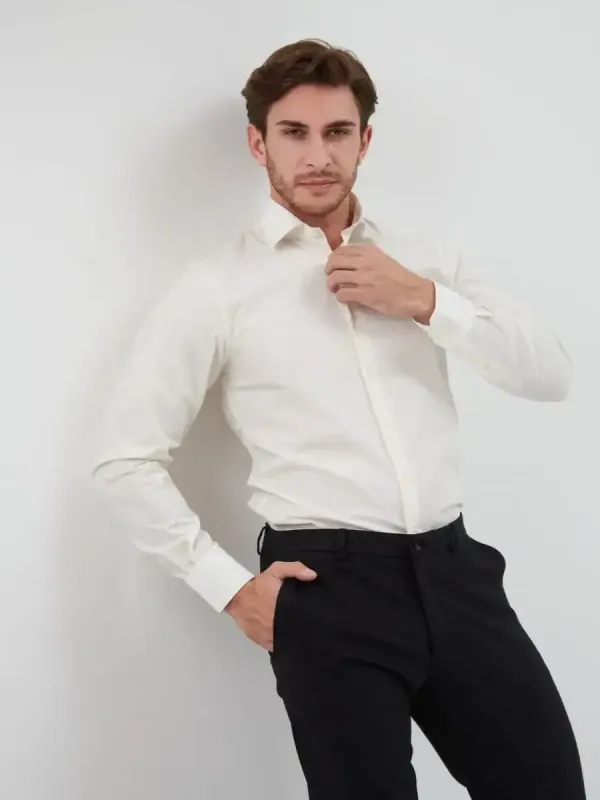 Рубашка приталенная SLIM FIT с длинным рукавом, молочная