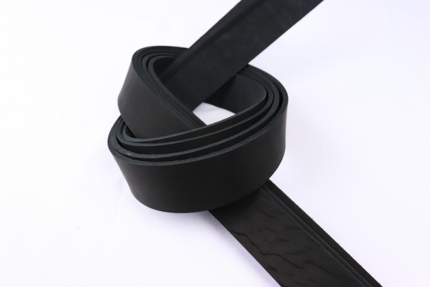 Ременная заготовка Черная длина гладкая 140 см