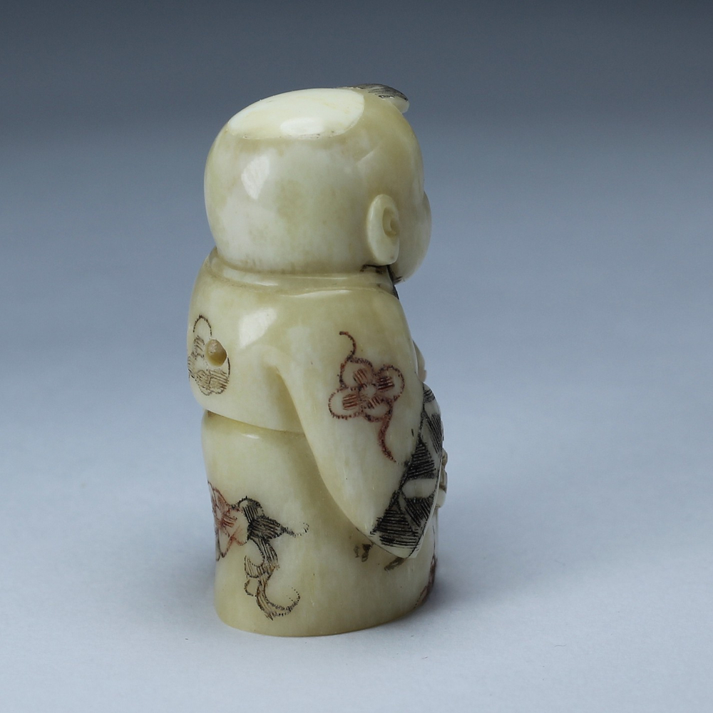 Нэцкэ Молодой монах с персиком