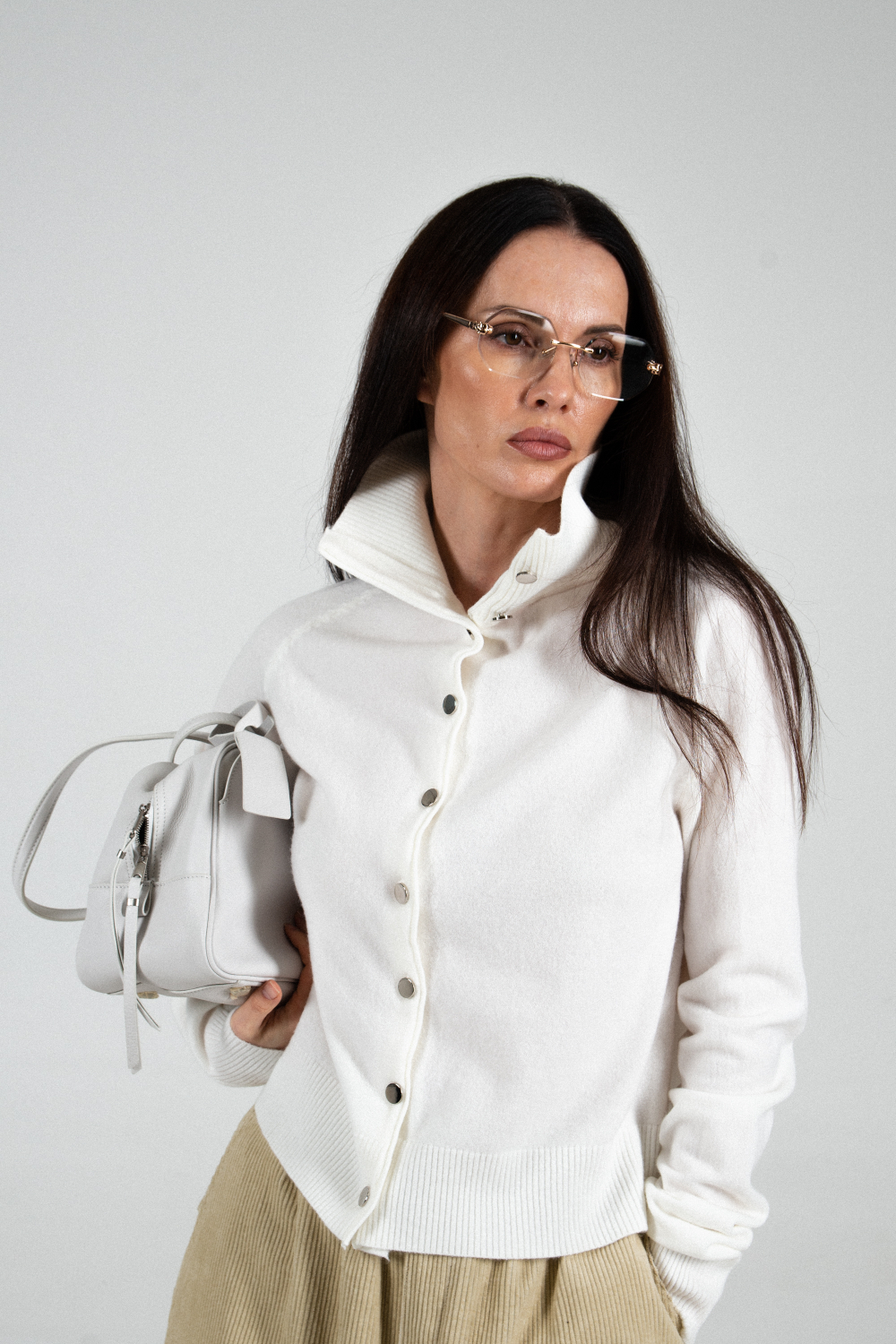 Джемпер с высоким воротом на кнопках