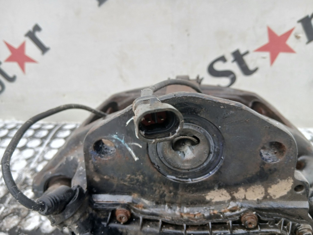 Суппорт передний левый 2018г.