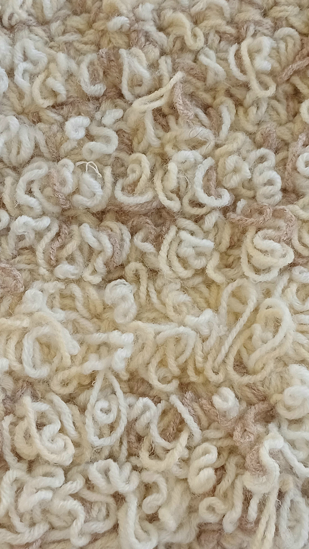 Вязаная сумочка и митенки