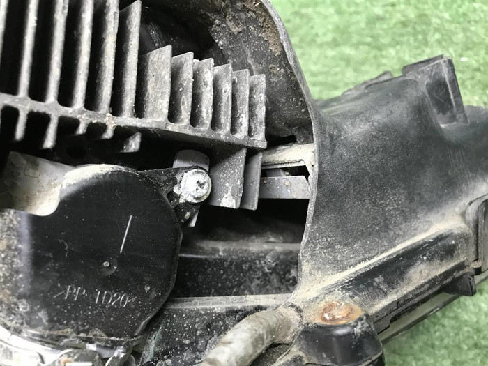 Битая ПТФ правая Lexus LX 3 570 (2015-2023)