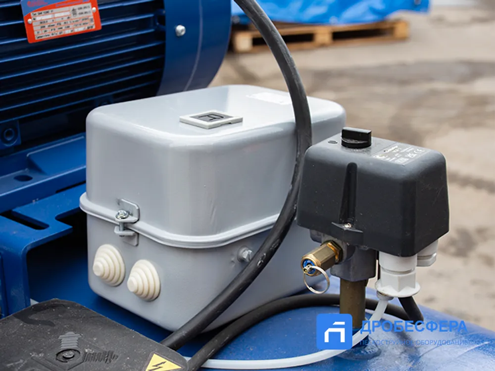 Доступное решение в комплекте: пескоструйная камера + компрессор