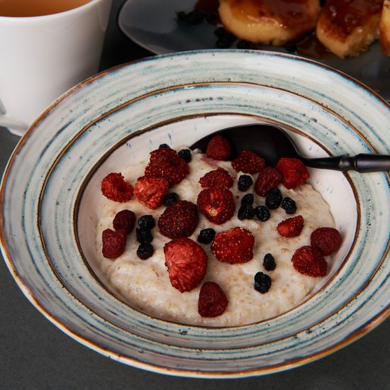 Клубника полевая сушеная - идеальное дополнение к завтраку! Вкусная, полезная, натуральная еда в магазине Таёжный Цех! Так же возможен заказ через интернет магазин, доставка до двери (производитель ТАЕЖНАЯ ЛАВКА)