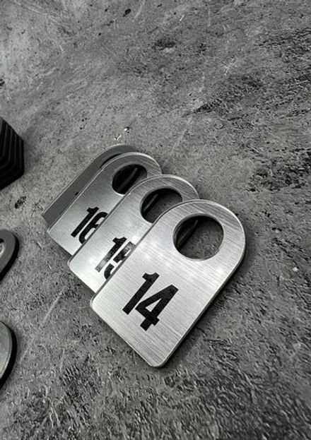 Номерки для гардероба акриловые. Товар уцененный