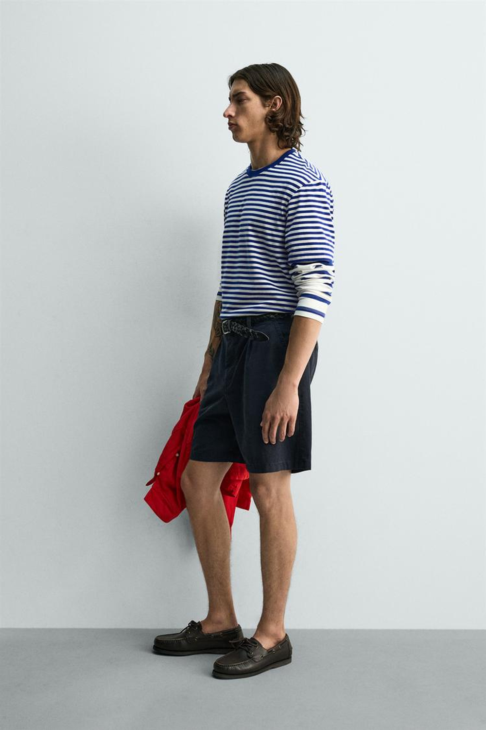 ZARA ФУТБОЛКА REGULAR FIT ЖАККАРД В ПОЛОСКУ, БЕЛЫЙ/СИНИЙ