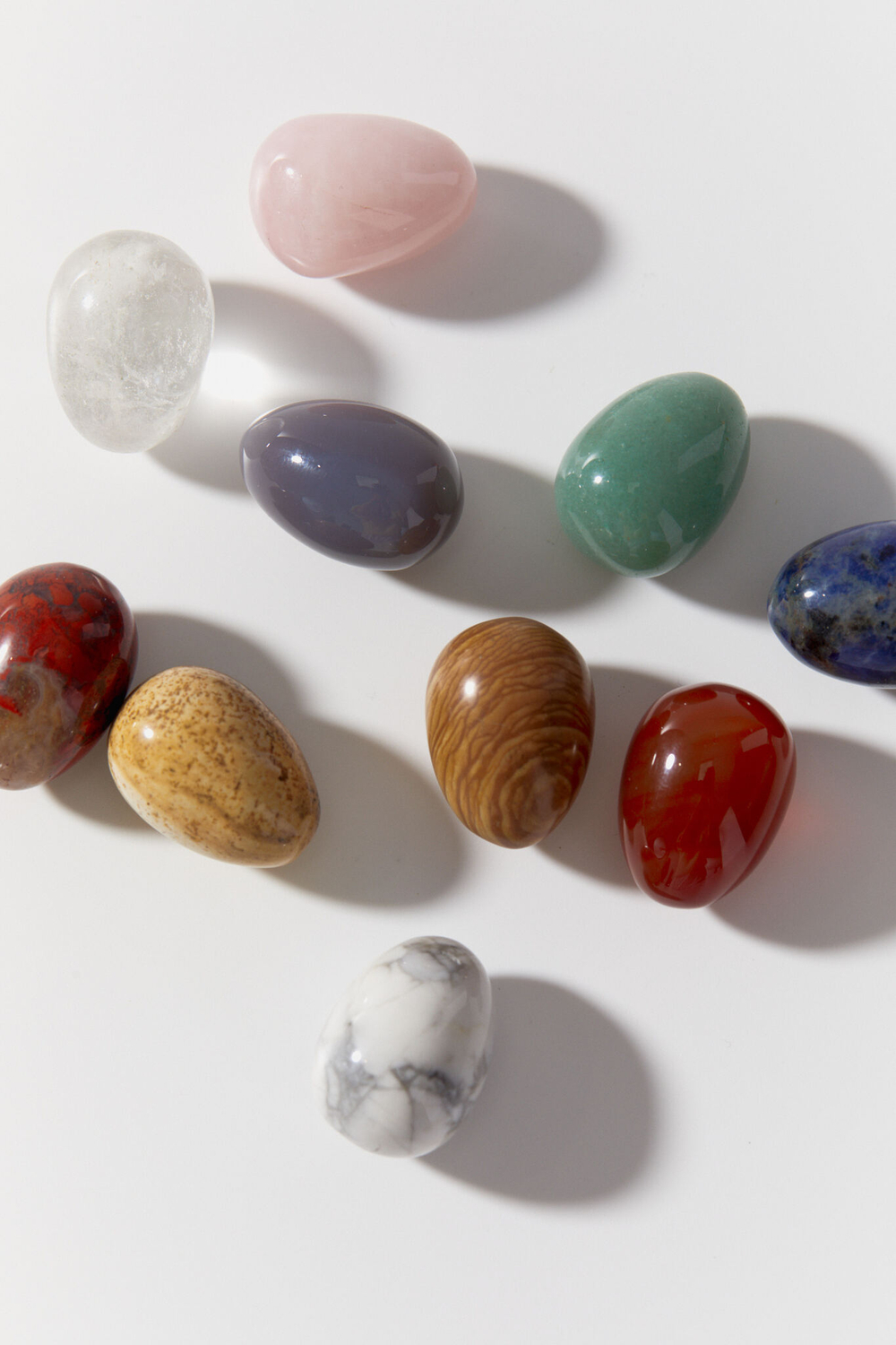 Яйцо из натурального камня маленькое