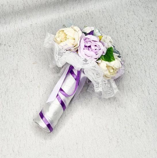 Свадебный букет из маков из орхидей