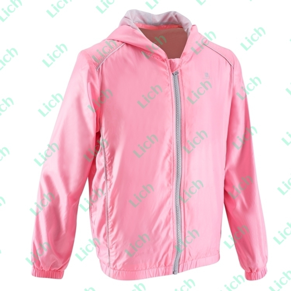 Ветровка однотонная на молнии с капюшоном