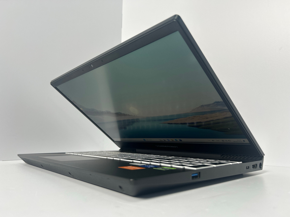 Ноутбук игровой Thunderobot 911 Air D 15.6"/Intel Core i5 11260H 2.6 ГГц/RAM 8GB/SSD 256GB/GeForce GTX 1650 4GB/1920*1080/IPS/DOS/Подсветка кл-ры: LED/черный. Состояние: B1