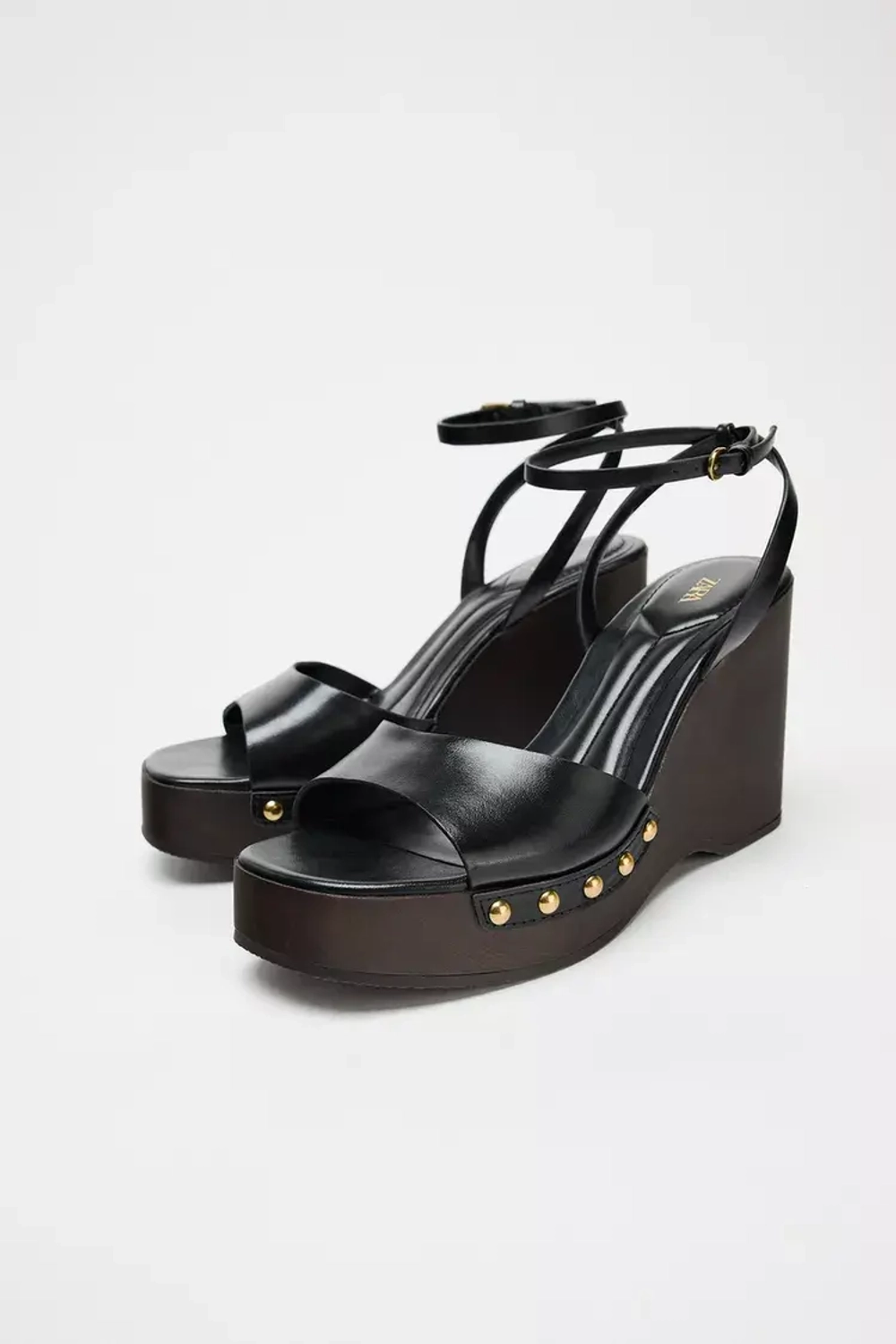 ZARA БОСОНОЖКИ НА ПЛАТФОРМЕ С ЗАКЛЕПКАМИ, ЧЕРНЫЙ