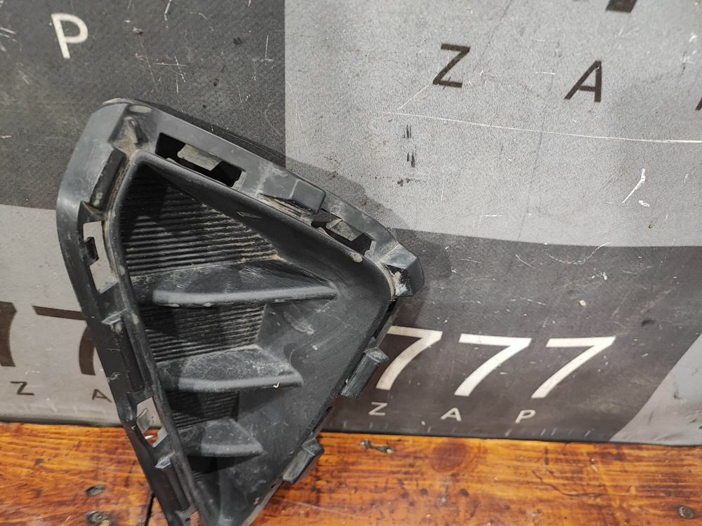 Накладка переднего бампера правая Kia Rio 4 (FB) 20-нв Б/У Оригинал 86564H0700