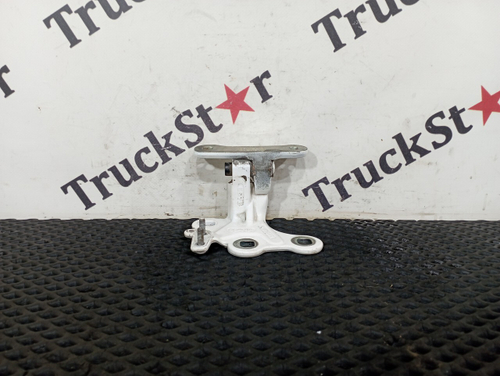 Петля двери правая нижняя 2020г