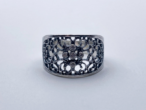 Кольцо из серебра/Частичное чернение/С камнями