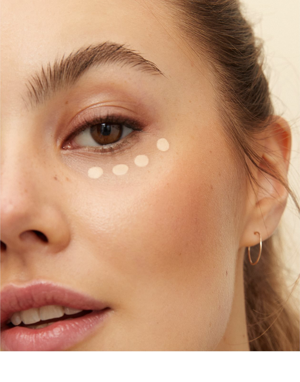Nivea Hyaluron Cellular Filler - тонирующий увлажняющий крем для глаз /  02 Medium 4  ml  / GTIN 4005900853615