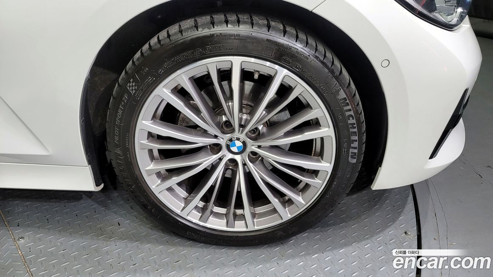 BMW 3 Series (G20) 320i Touring Luxury (06.2021)
