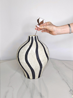 Ваза Line round belly vase