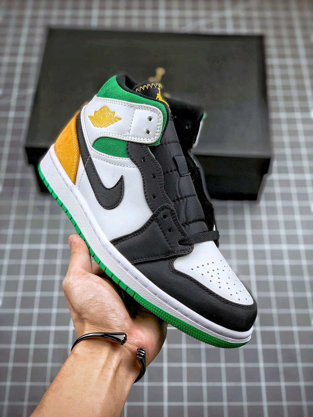 AIR JORDAN 1 MID SE OAKLAND WHITE/LASER ORANGE/BLACK/LUCKY GREEN