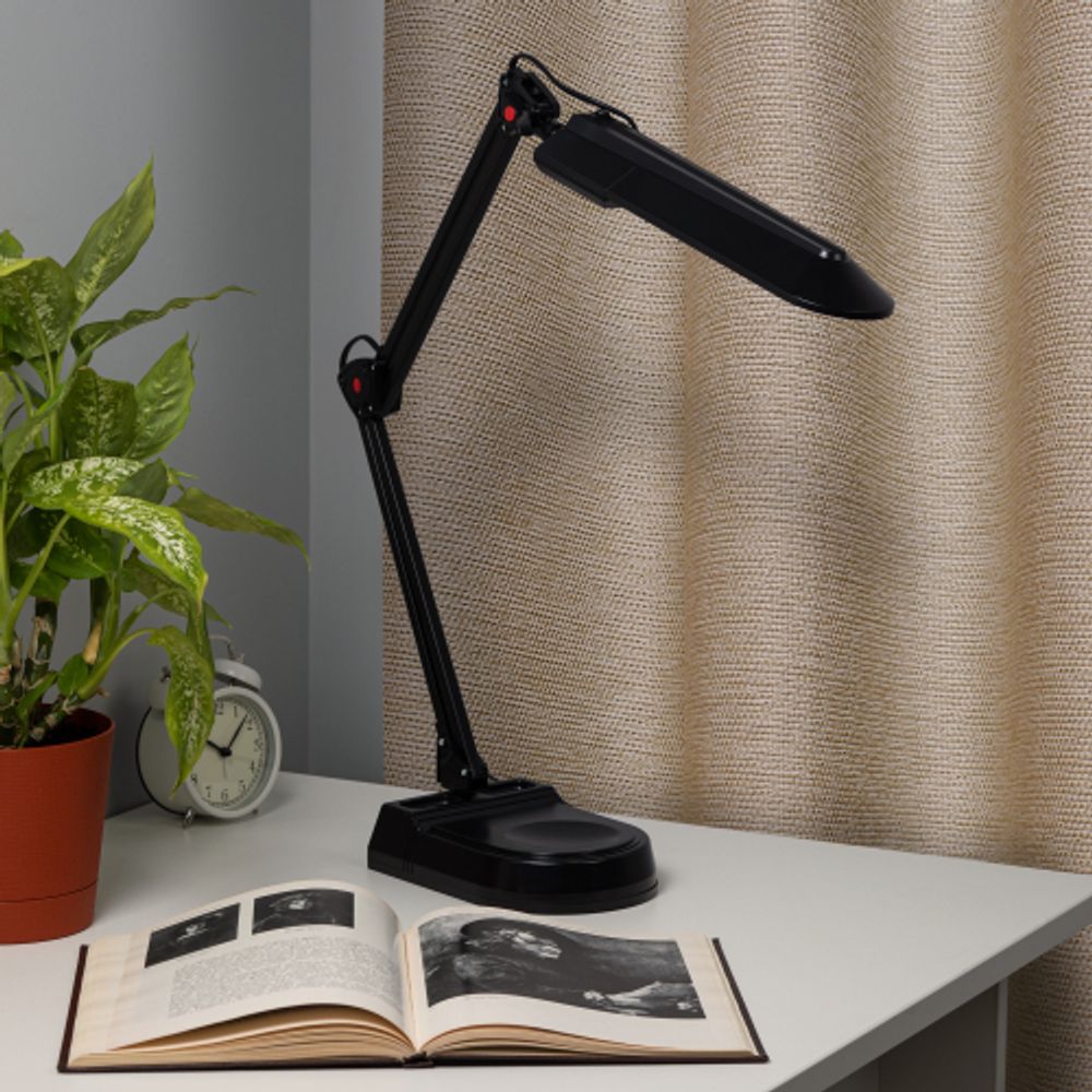 Настольный светильник ЭРА NL-202-G23-11W-BK с лампой PL на струбцине и с основанием черный | Настольные светильники под лампу