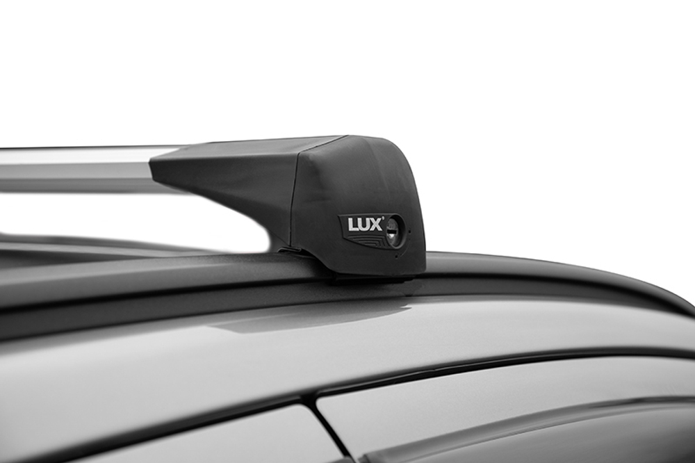 Багажная система LUX BRIDGE на Toyota Fortuner 2015-... интегрированные рейлинги