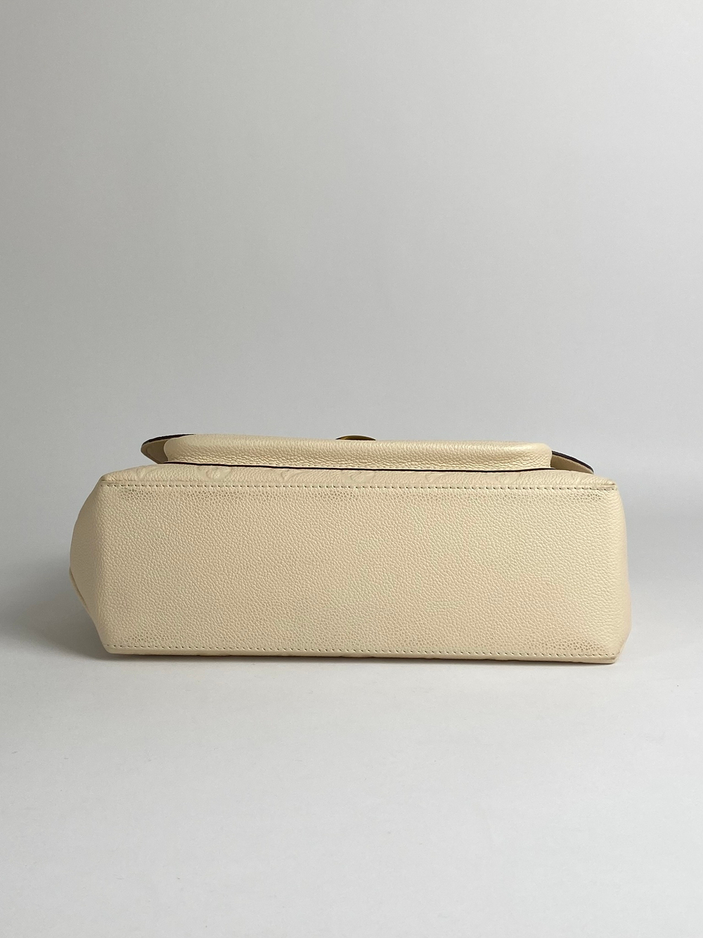 Сумка Louis Vuitton Montaigne