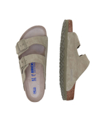 Шлепанцы кожаные arizona bs Birkenstock - хаки(1019045)